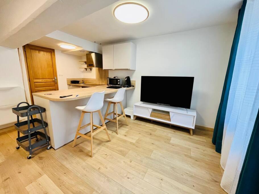 Stylish Studio In The Center Of Senlis Apartman Senlis  Kültér fotó
